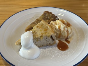 カフェアカツキのオリジナルケーキプレート