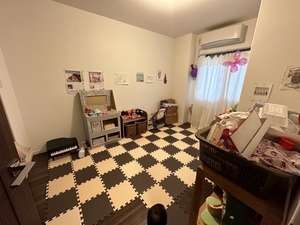入り口側から見た子供部屋