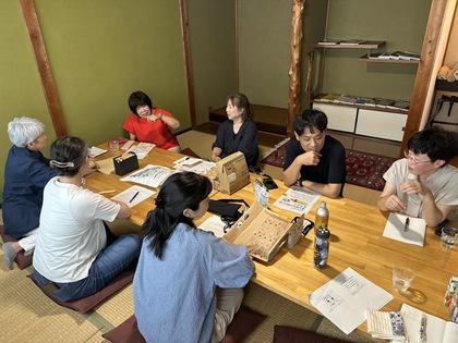 盛り上がるお茶会の様子