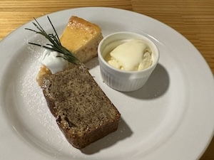 カフェアカツキのオリジナルケーキプレート